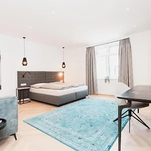 Apartment Center-apartment - Im Stadtzentrum In Perfekter Lage & Balkon 